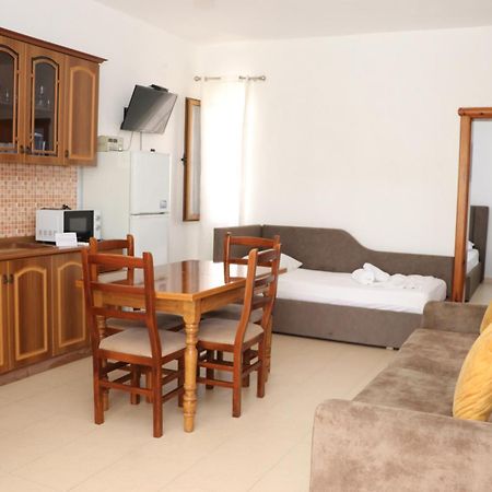 Apartment Celaj Velipojë Buitenkant foto