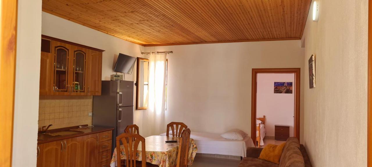 Apartment Celaj Velipojë Buitenkant foto