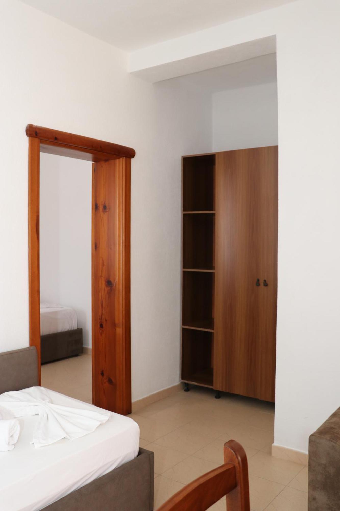 Apartment Celaj Velipojë Buitenkant foto